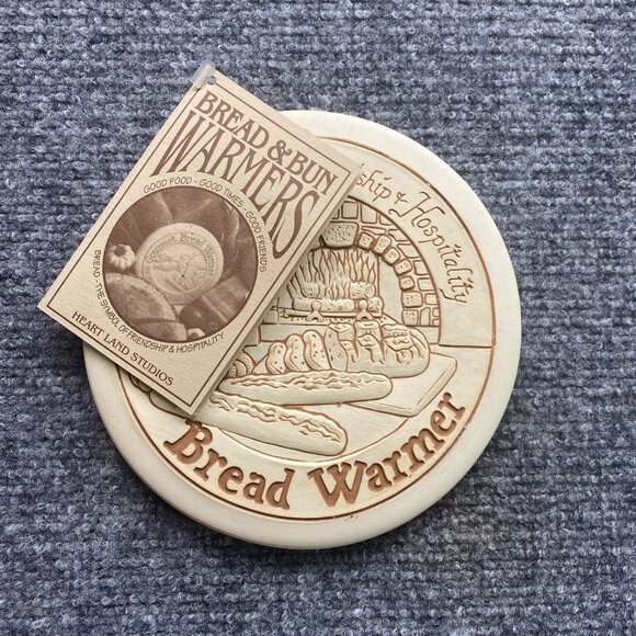 VTG Heart Land Studios Bread & Bun Warmer‎ Ceramic Round Beige 2002 Kitchen 6" - Picture 1 of 8